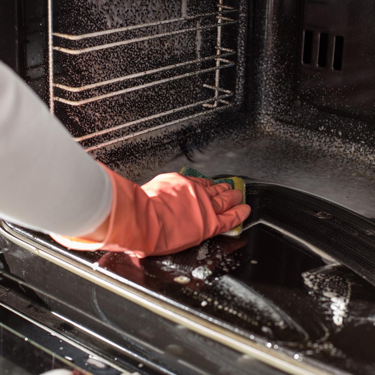 Cleaning out oven interior
